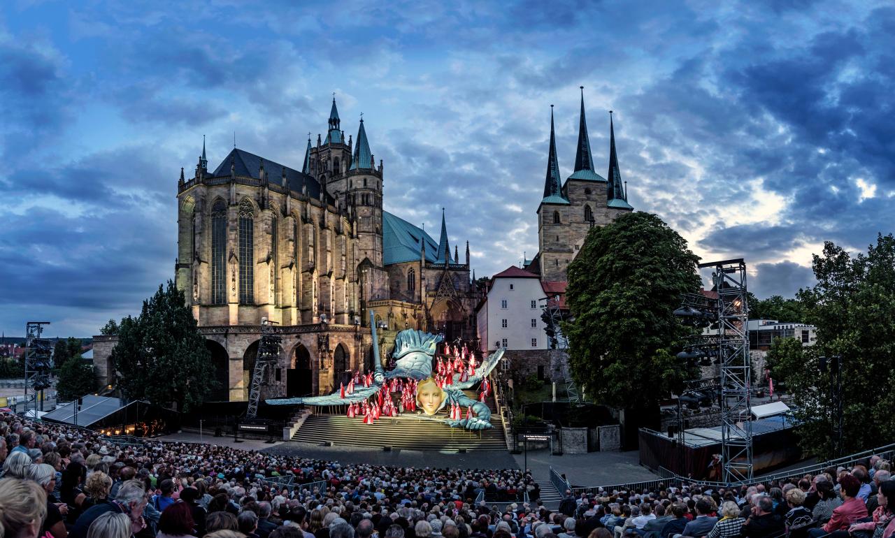 Blick auf die Bühne der DomStufen Festspiele in Erfurt